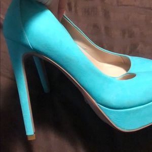 Stunning pumps!